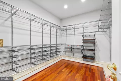8925 Brook Rd, Mclean, VA 22102 photo 52