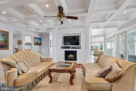 8925 Brook Rd, Mclean, VA 22102 photo 26