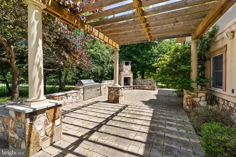 8925 Brook Rd, Mclean, VA 22102 photo 126