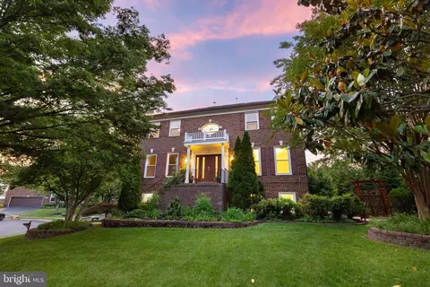 5614 Virginia Chase Dr, Centreville, VA 20120