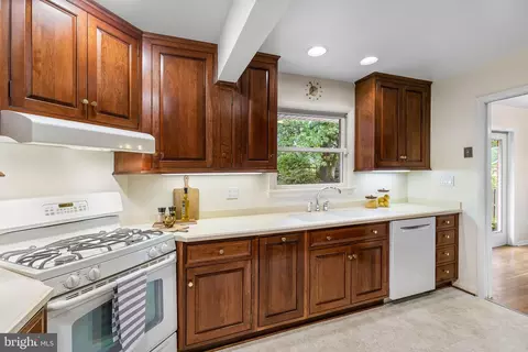 7809 Greeley Blvd, Springfield, VA 22152 photo 4