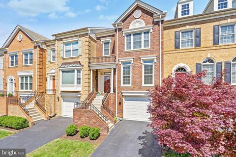 8004 Tanworth Ct, Springfield, VA 22152
