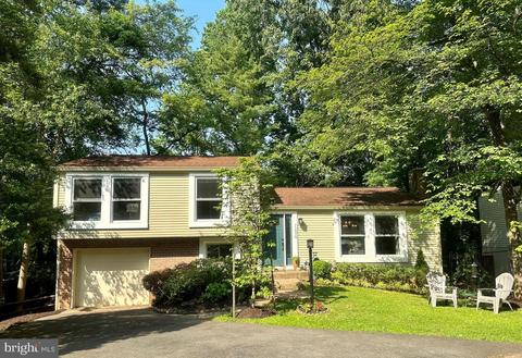 11576 Shadbush Ct, Reston, VA 20191