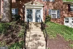 5908 Prince George Dr #308, Springfield, VA 22152