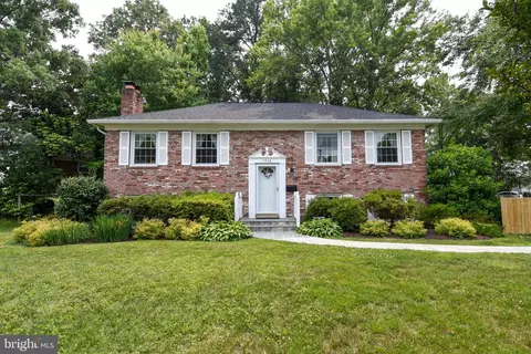 7938 Bayberry Dr, Alexandria, VA 22306