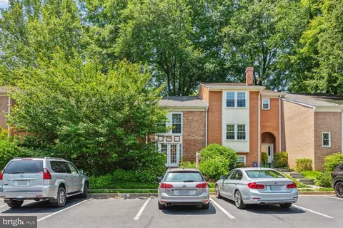 2014 Highboro Way, Falls Church, VA 22043