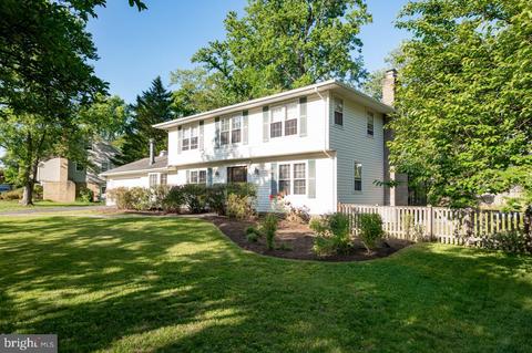 6517 Truman Ln, Falls Church, VA 22043