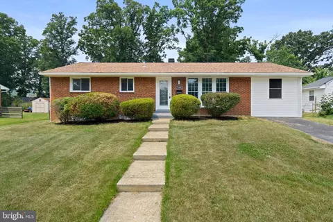 7304 Layton Dr, Springfield, VA 22150 photo 3