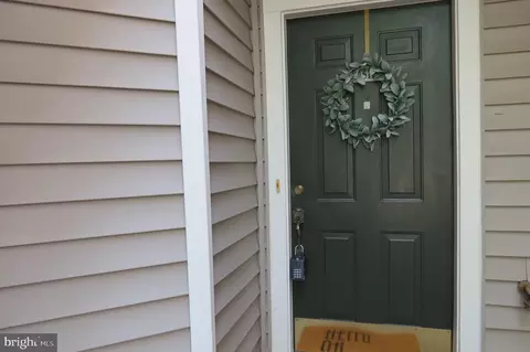 4511 Superior Sq, Fairfax, VA 22033