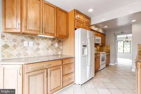 6805 Clowser Ct, Springfield, VA 22150 photo 5