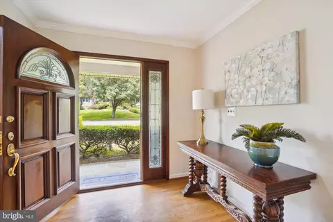 7921 Falstaff Rd, Mclean, VA 22102 photo 4