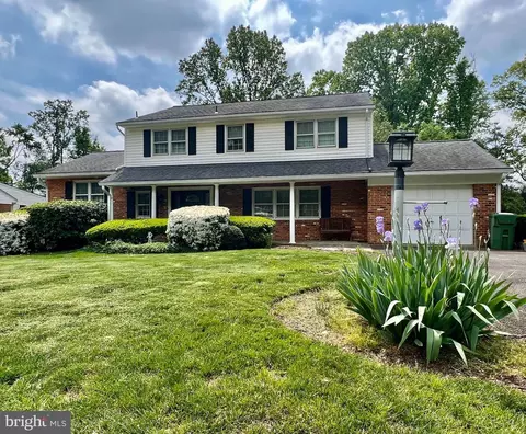7921 Falstaff Rd, Mclean, VA 22102