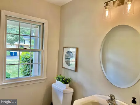 7921 Falstaff Rd, Mclean, VA 22102 photo 14