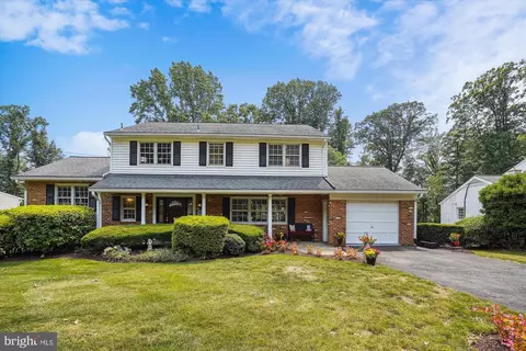 7921 Falstaff Rd, Mclean, VA 22102 photo 2