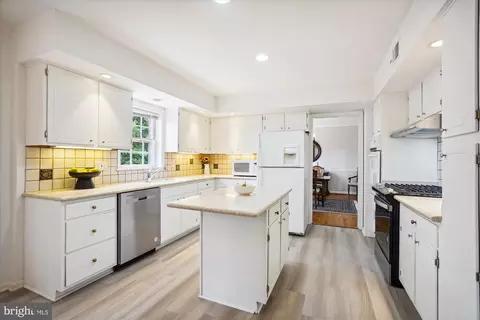 7921 Falstaff Rd, Mclean, VA 22102 photo 10
