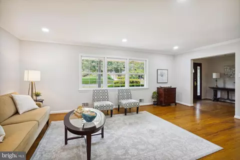 7921 Falstaff Rd, Mclean, VA 22102 photo 5
