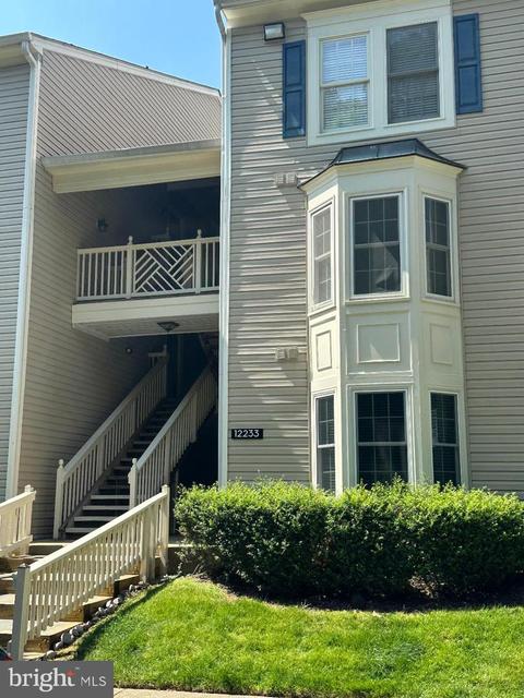 12233 Fairfield House Dr #208B, Fairfax, VA 22033