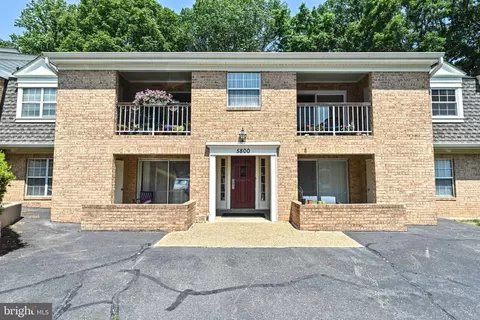5800 Cove Landing Rd #302, Burke, VA 22015