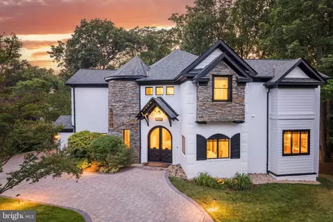 3044 Hazelton St, Falls Church, VA 22044