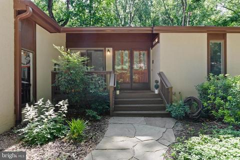 2075 Amberjack Ct, Reston, VA 20191 photo 3