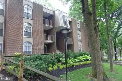 3376 Woodburn Rd #T3, Annandale, VA 22003