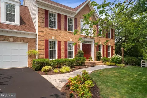 15400 Eagle Tavern Ln, Centreville, VA 20120