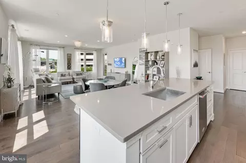 2960 Vaden Dr #2-305, Fairfax, VA 22031