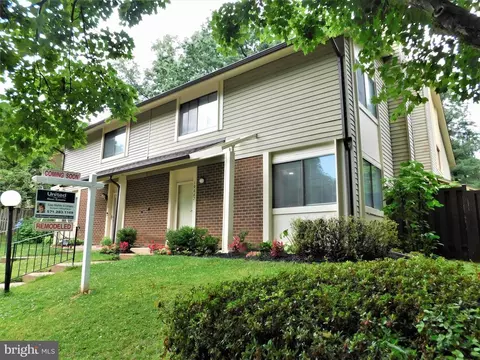 10662 Myrtle Oak Ct, Burke, VA 22015