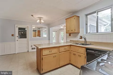8801 Trafalgar Ct, Springfield, VA 22151 photo 8