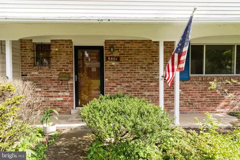 8801 Trafalgar Ct, Springfield, VA 22151 photo 2
