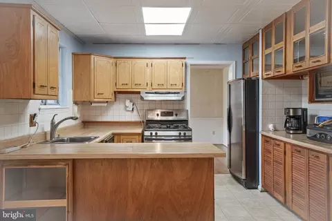 8801 Trafalgar Ct, Springfield, VA 22151 photo 10