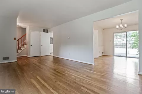8801 Trafalgar Ct, Springfield, VA 22151 photo 5