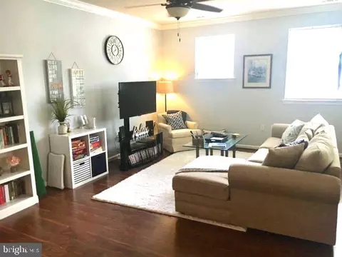 9480 Virginia Center Blvd #11, Vienna, VA 22181