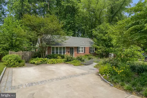 7308 Allan Ave, Falls Church, VA 22046