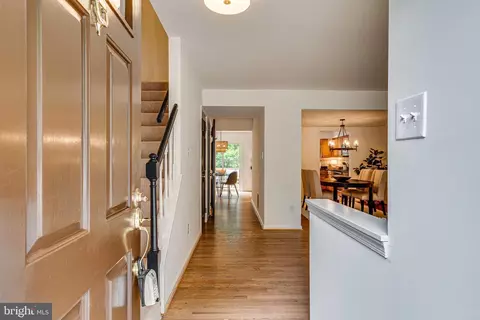 9048 Armendown Dr, Springfield, VA 22152 photo 3