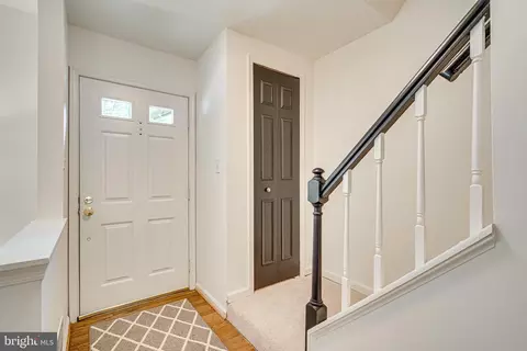 9048 Armendown Dr, Springfield, VA 22152 photo 4