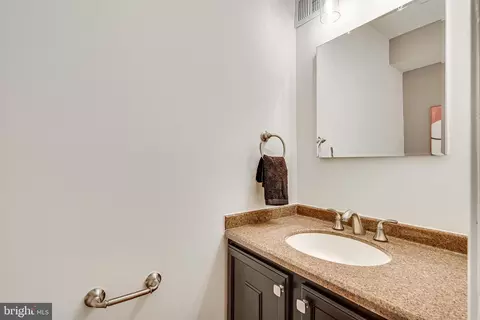 9048 Armendown Dr, Springfield, VA 22152 photo 18