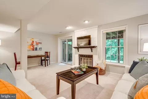 9048 Armendown Dr, Springfield, VA 22152 photo 33