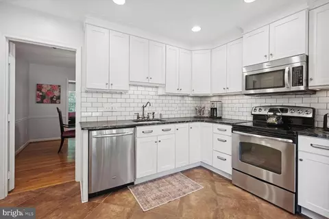 6714 Melrose Dr, Mclean, VA 22101 photo 8