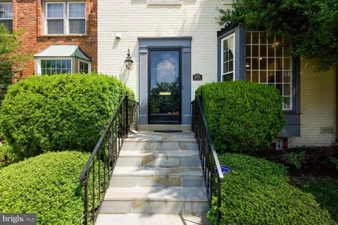 6714 Melrose Dr, Mclean, VA 22101 photo 3