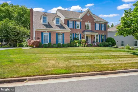 2867 Franklin Oaks Dr, Herndon, VA 20171