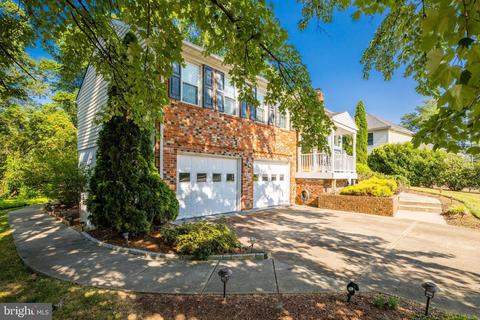 8104 Overton Ct, Springfield, VA 22153 photo 3