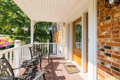 8104 Overton Ct, Springfield, VA 22153 photo 4