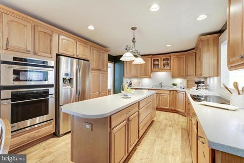 8104 Overton Ct, Springfield, VA 22153 photo 10
