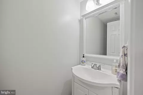 5115 Arrit Ct, Burke, VA 22015 photo 6