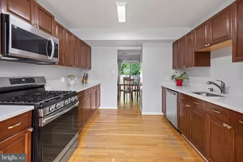 5115 Arrit Ct, Burke, VA 22015 photo 8