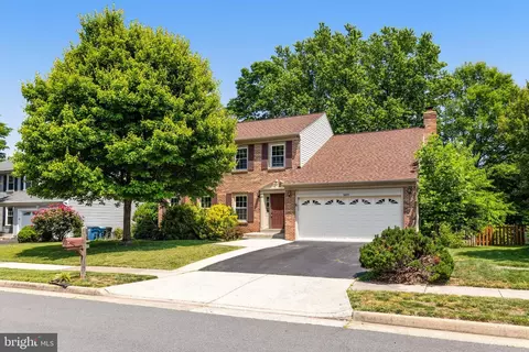 4409 Woods Edge Ct, Chantilly, VA 20151