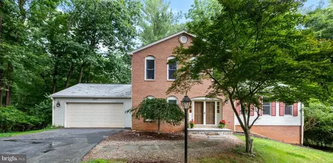 10112 Tamarack Dr, Vienna, VA 22182