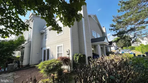 6011 Netherton St, Centreville, VA 20120