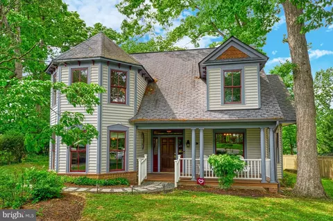 316 Moore Ave SE, Vienna, VA 22180